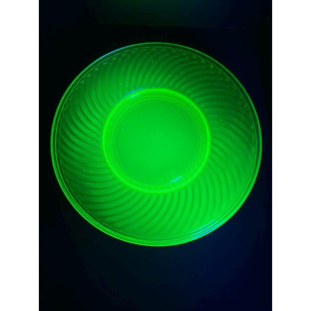 Vintage Hocking Glass Co Sprial Green Uranium Depression Glass 8" Luncheon Plate